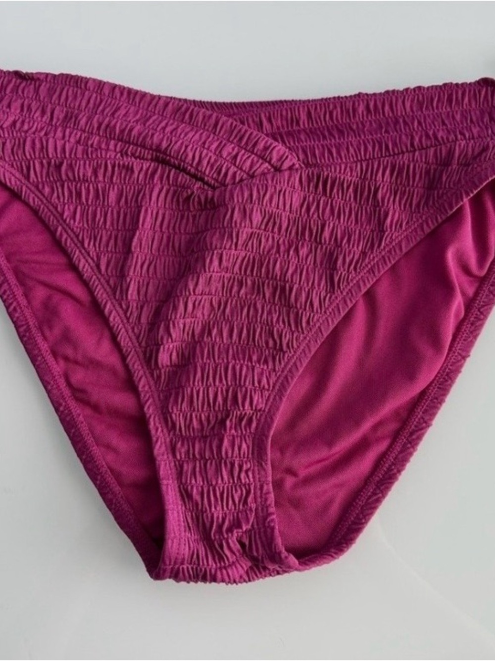 Bar III Womens Pucker Up V-Waist High-Leg Bikini Bottoms in Plumberry - Picture 2 of 3